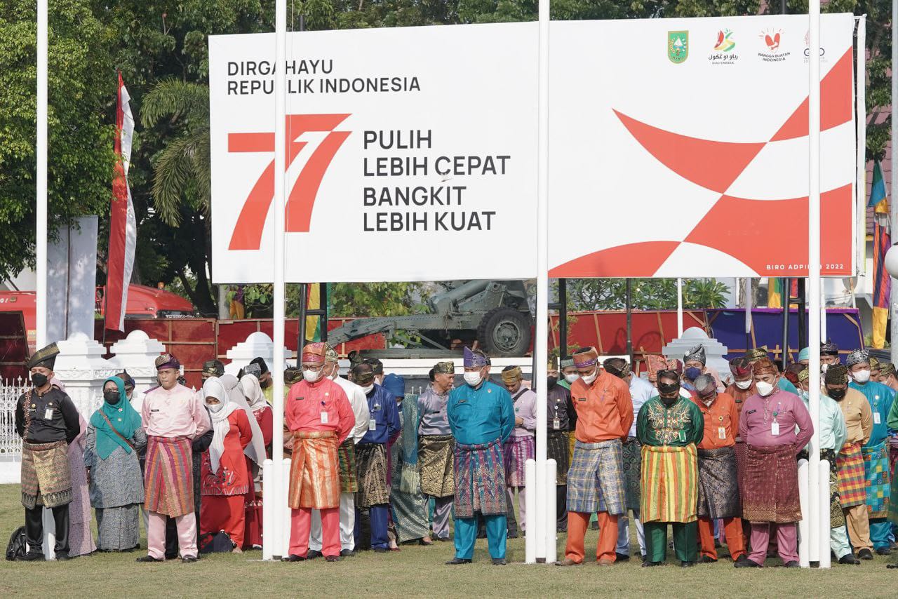 ASN Pemprov Riau ikuti Upacara HUT Riau ke 65 (foto: istimewa)